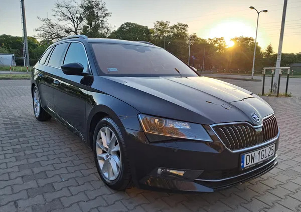 świętokrzyskie Skoda Superb cena 69495 przebieg: 131000, rok produkcji 2016 z Wrocław